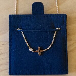 Louis Vuitton's Pendant Necklace (Idylle Blossom Collection)